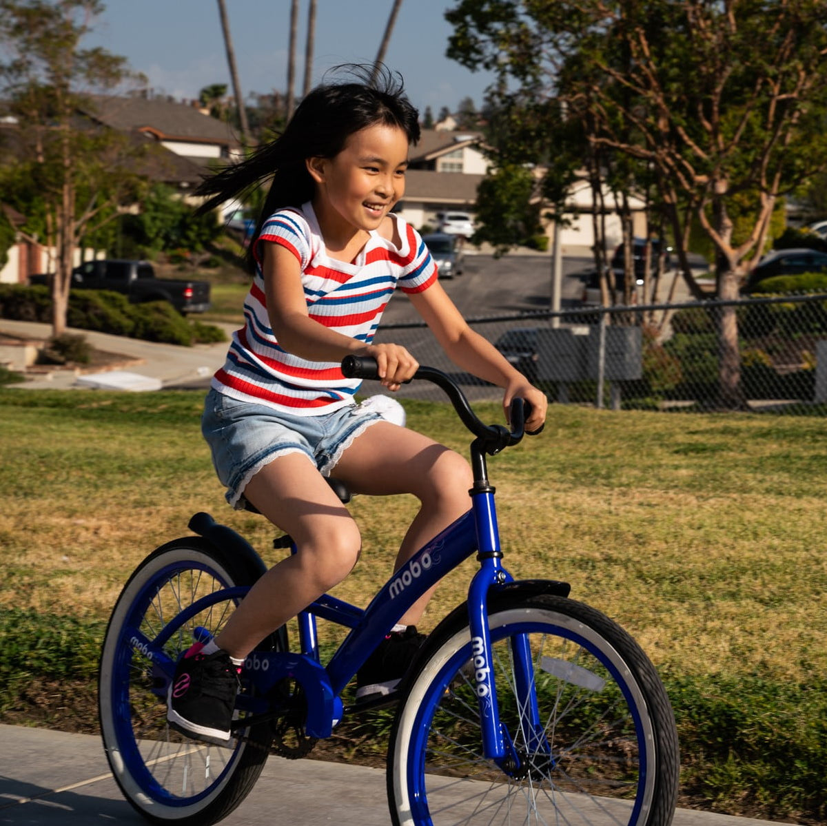 Mobo Malibu Kids Bike. 20-inch Bicycle for Boys and Girls, Ages 6-10 Years, Black
