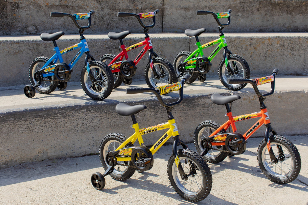 Dynacraft Magna Major Damage Kids 16" Bike with Removable Training Wheels