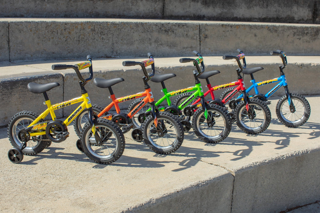 Dynacraft Magna Major Damage Kids 16" Bike with Removable Training Wheels