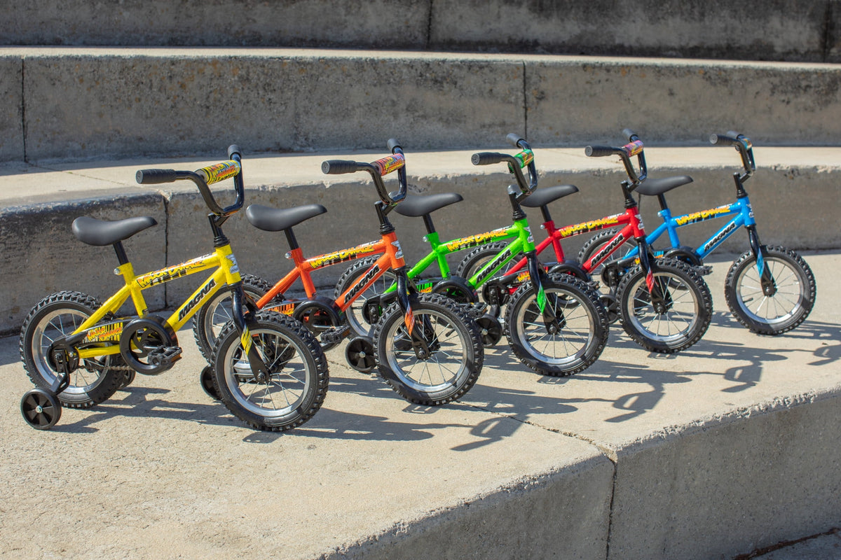 Dynacraft Magna Major Damage Kids 16" Bike with Removable Training Wheels